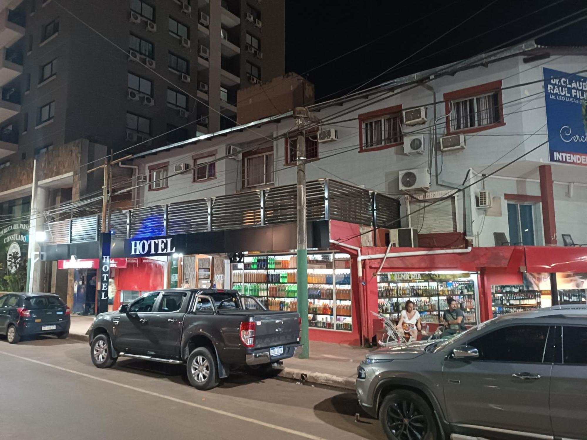 Hotel La Gran Manzana Puerto Iguazu Exterior photo